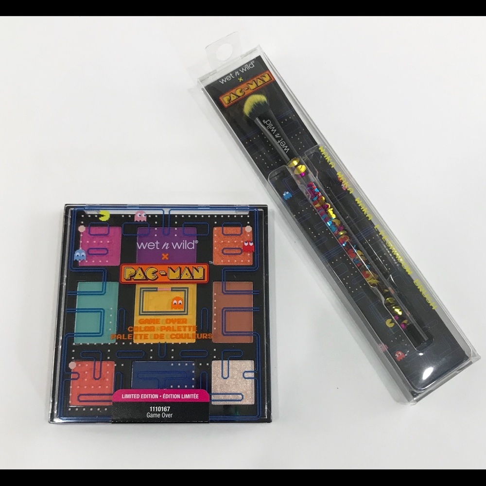 Wet n Wild pac-man eye shadow brush and palette